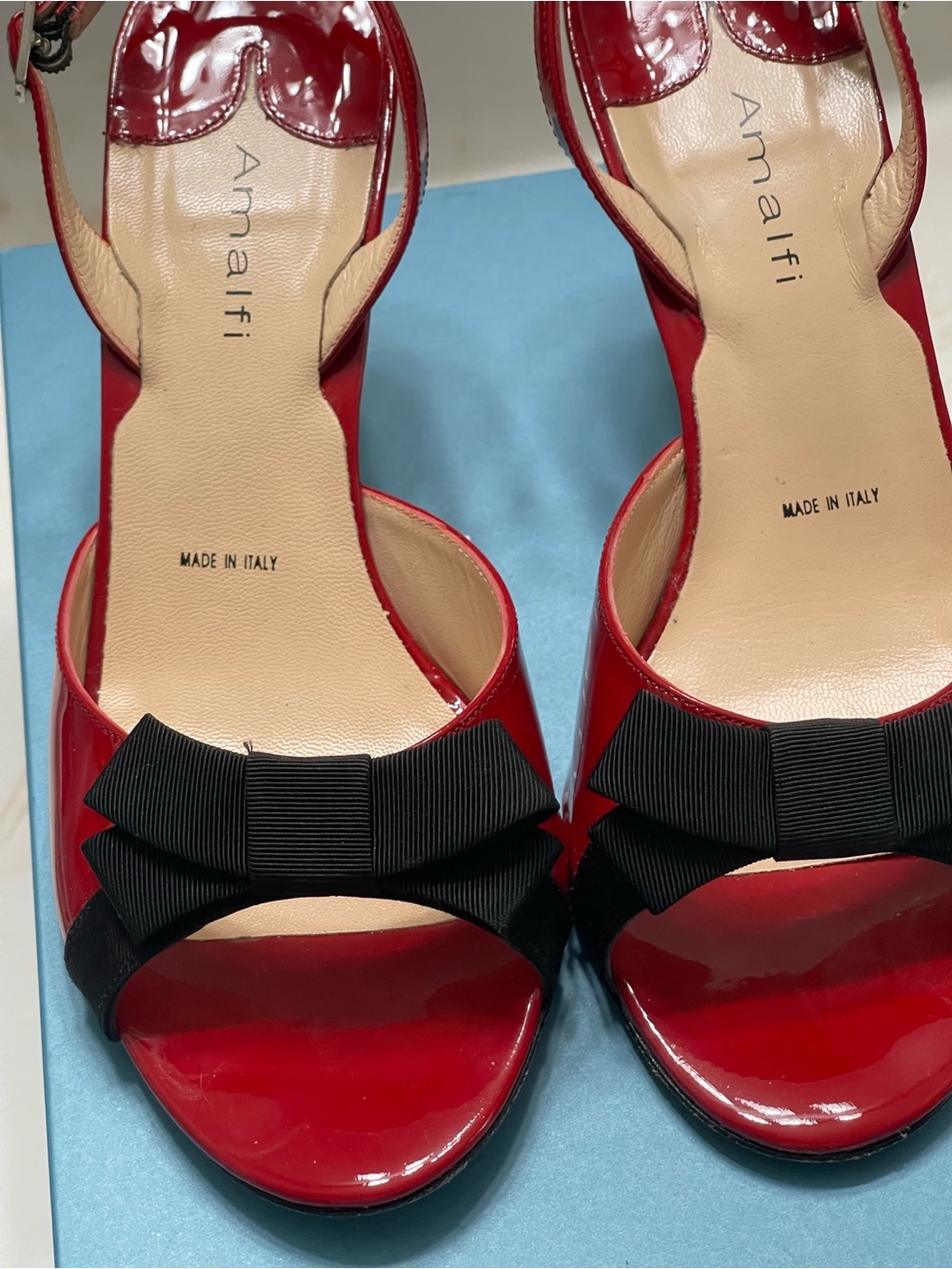 Amalfi Red Patent Slingback Sandals with Black Bow Size 7.5 W - Picture 5 of 7